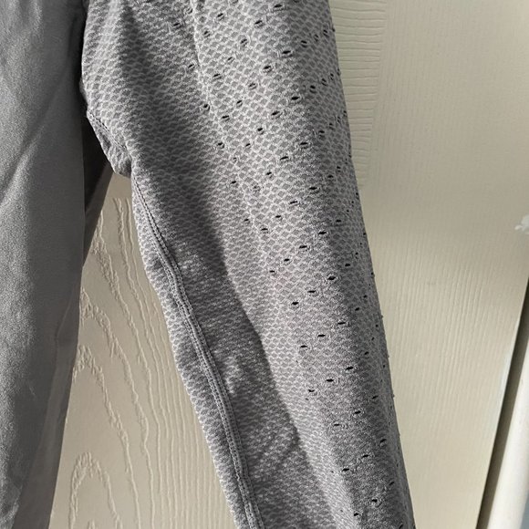 Fabletics Long Sleeve Shirt - Picture 3 of 4